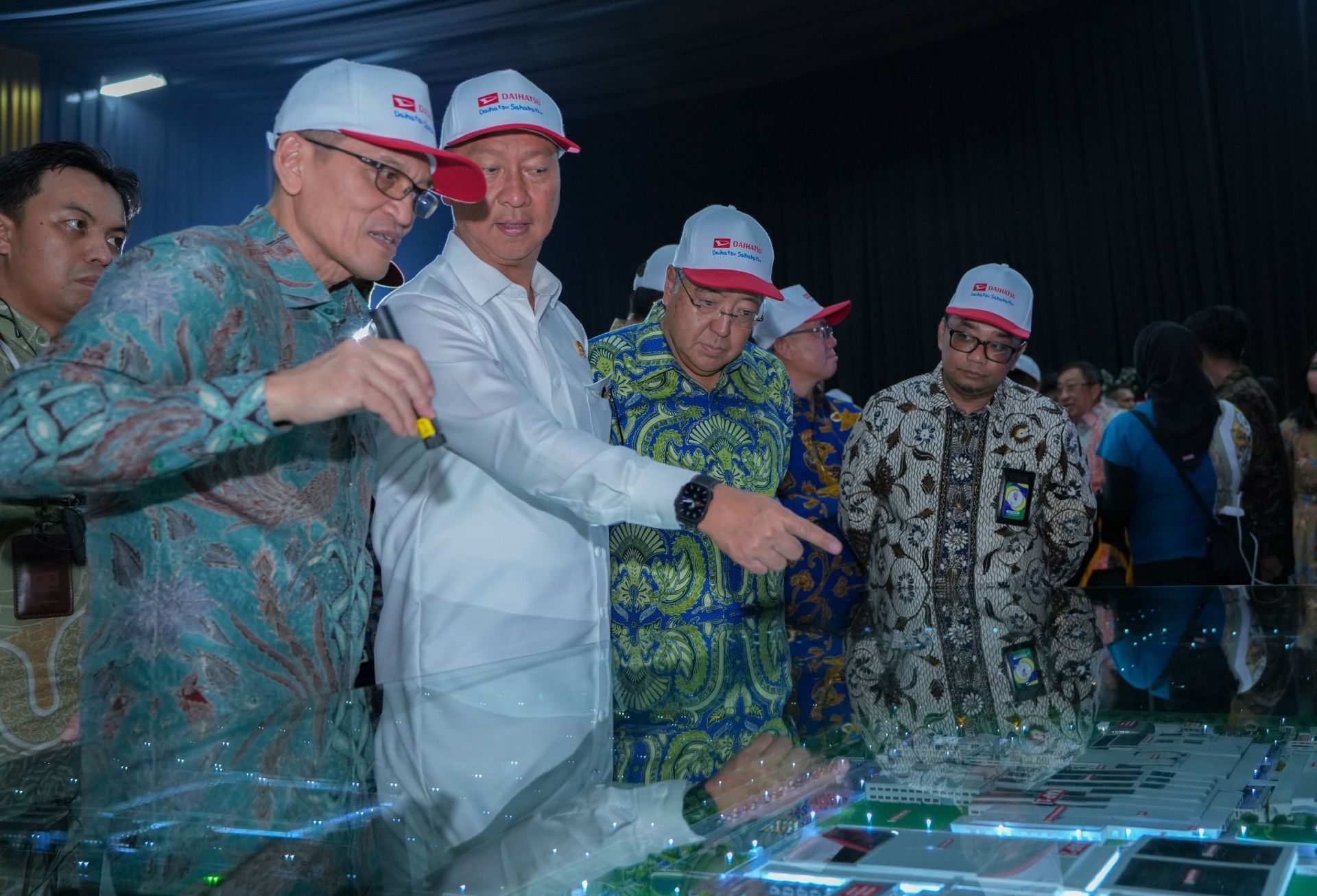 Penjelasan Maket Pabrik Baru Daihatsu Kap 2 Kepada Menteri Perindustrian (dokumentasi Kemenperin Ri)