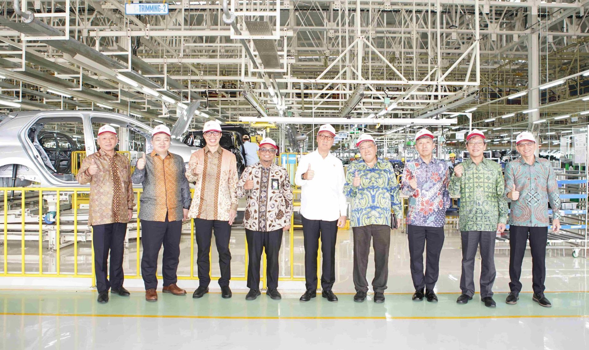 Kunjungan Pabrik Daihatsu Karawang Assembly Plant 2 Oleh Menteri Perindustrian Ri, Duta Besar Jepang, Perwakilan Shareholders, Dan Manajemen Adm